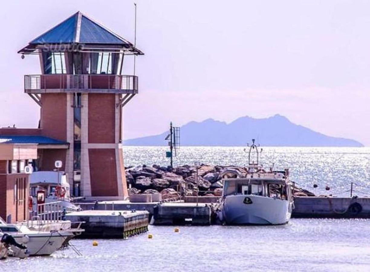 Yacht Suite Marina Di Grosseto Exterior photo